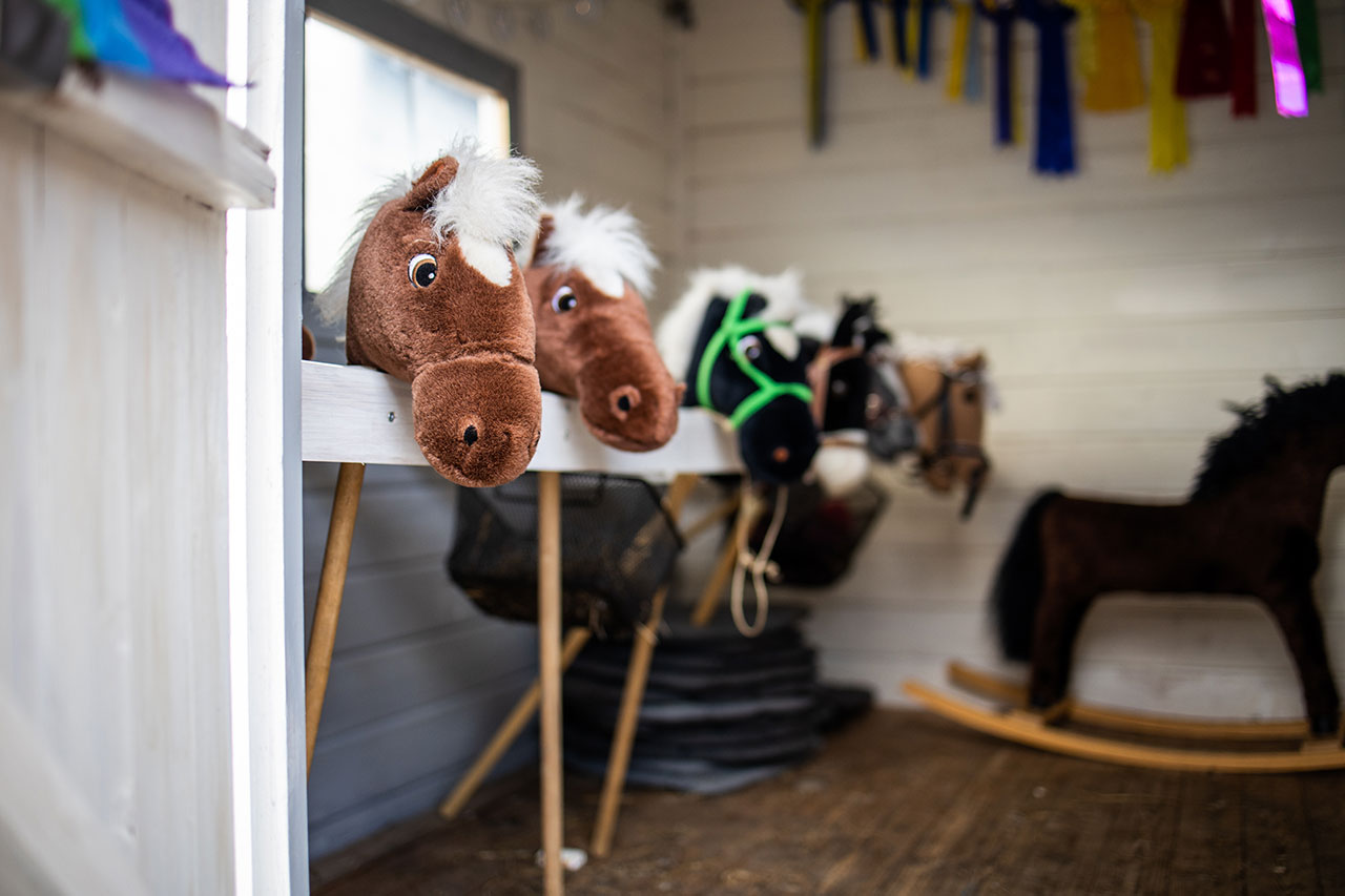 Käpphästar på Överby Hästsportförening.