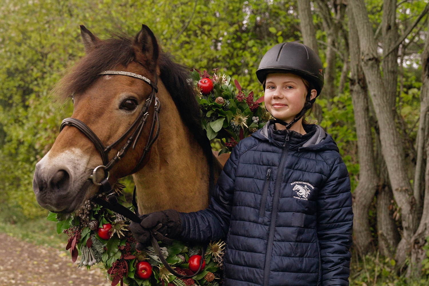 Fonny från Bulycke Ryttarförening är Årets Ridskolehäst och Isabella Josefssons bästa kompis. Priset delas ut i samarbete med Stora Enso.