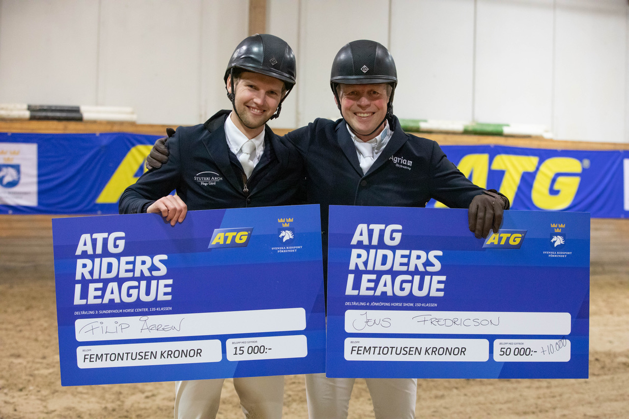Från vänster, Filip Ågren vinnare i ATG Riders League 1,35 och Jens Fredricson  vinnare i ATG Riders League GP