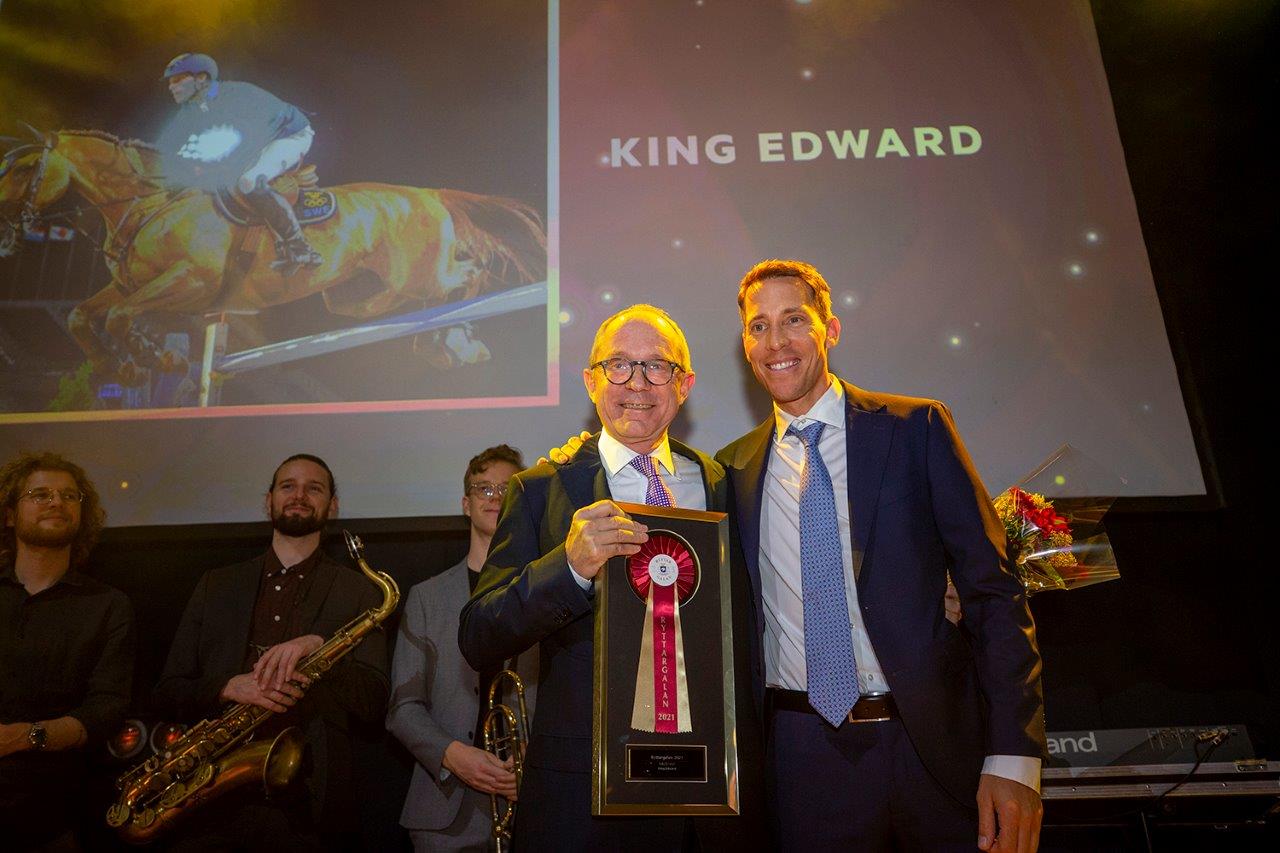 Georg Kähny har även prisats på svenska Ryttargalan där han fick ta emot King Edwards pris för Årets häst 2021. 